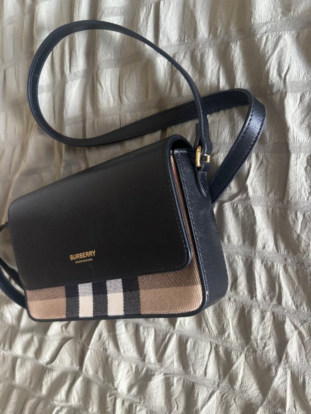 Burberry Hampshire Leather Crossbody Bag - Picture 2 of 5